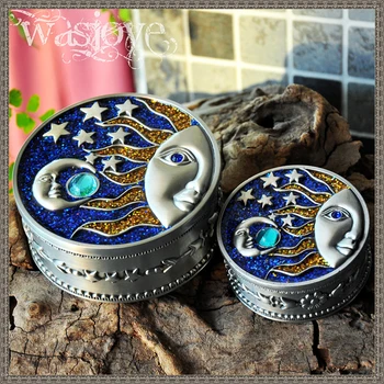 1 Pcs Sale Classical European Gothic Style Metal Jewelry Storage Box Queen Treasure Holder Cosmetic Case Jewelry Gift for Girl
1 Pcs Sale Classical European Gothic Style Metal Jewelry Storage Box Queen Treasure Holder Cosmetic Case Jewelry Gift for Girl