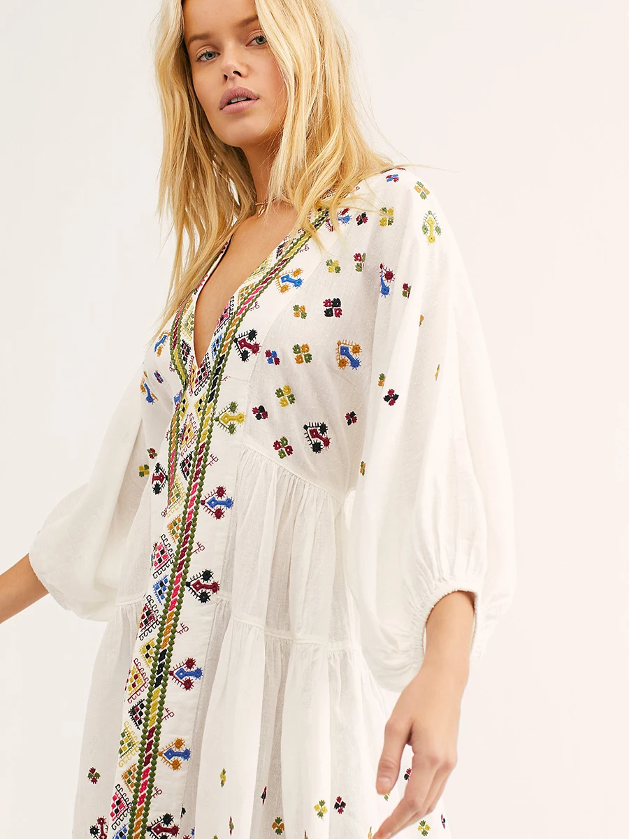 Light It Up Embroidered Tunic Dress Women Summer Long Sleeve V neck Floral Vintage Short Dress Boho Beach Loose Mini Dress 2019
Light It Up Embroidered Tunic Dress Women Summer Long Sleeve V neck Floral Vintage Short Dress Boho Beach Loose Mini Dress 2019