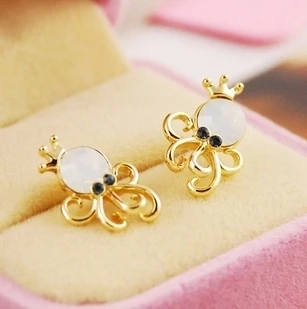 330Korean Simulated Jewelry Crystal Shiny Cute Little Octopus Crown Earring E3377
330Korean Simulated Jewelry Crystal Shiny Cute Little Octopus Crown Earring E3377