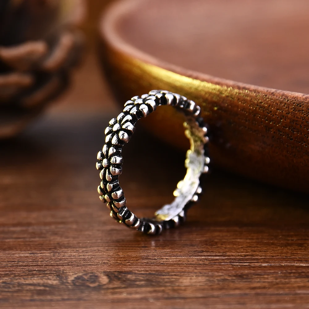 Hot Fashion Vintage Daisy Flower Tail Ring For Women Jewelry Accessories Wedding Proposal Jewelry Wholesale Anillos Mujer Modern
Hot Fashion Vintage Daisy Flower Tail Ring For Women Jewelry Accessories Wedding Proposal Jewelry Wholesale Anillos Mujer Modern