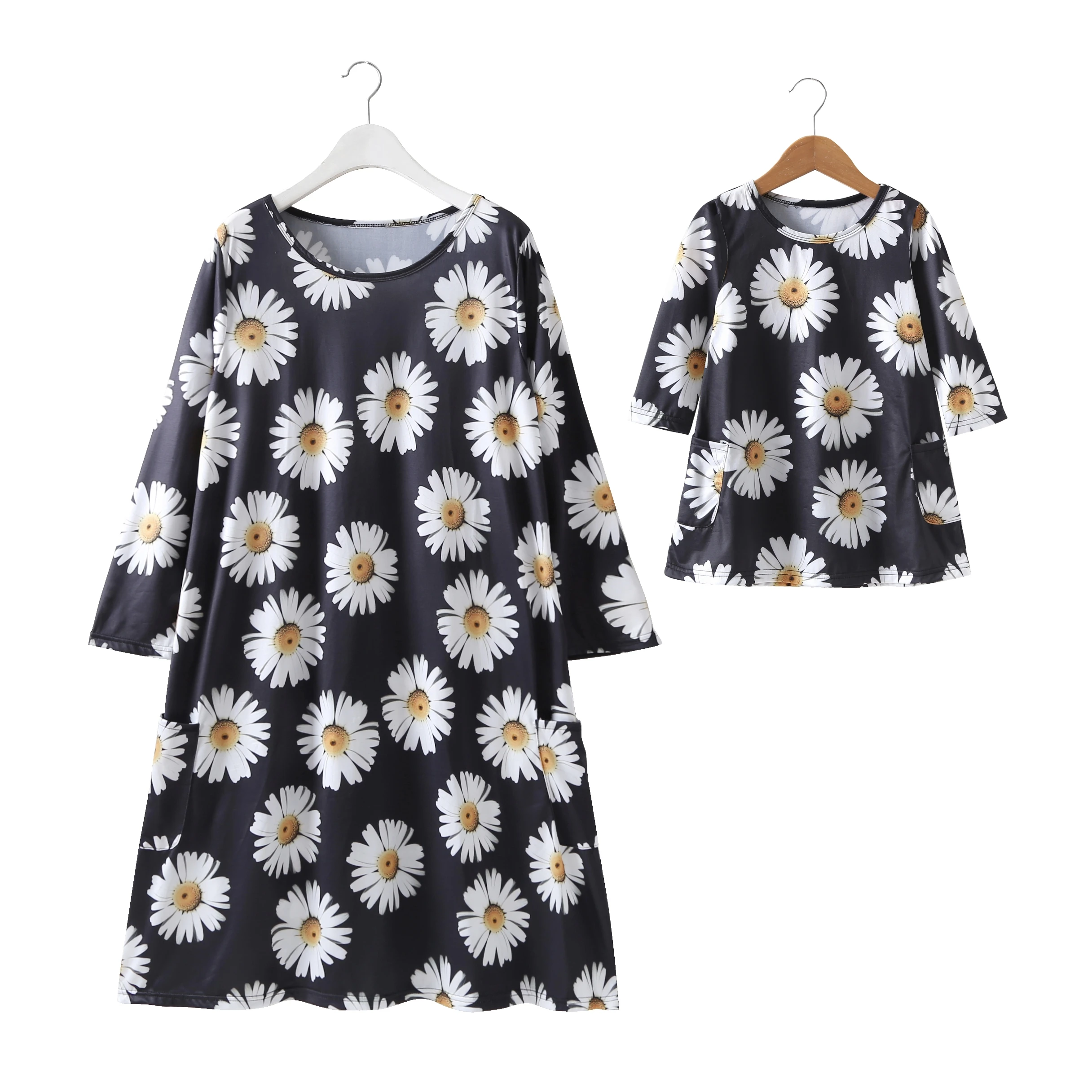 2019 Mother and daughter outfit summer new hot style dress mother and child installed chrysanthemum pattern pure cotton
2019 Mother and daughter outfit summer new hot style dress mother and child installed chrysanthemum pattern pure cotton