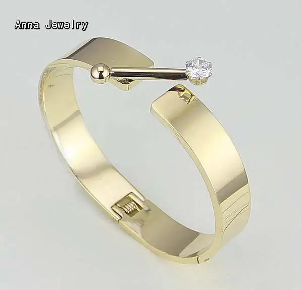 New Fashion Twirl Bar Open Cuff Bracelet Stainless Steel Hardware with a Sparkling Zircon.Stylish Yellow Gold Bracelet For Women
New Fashion Twirl Bar Open Cuff Bracelet Stainless Steel Hardware with a Sparkling Zircon.Stylish Yellow Gold Bracelet For Women
