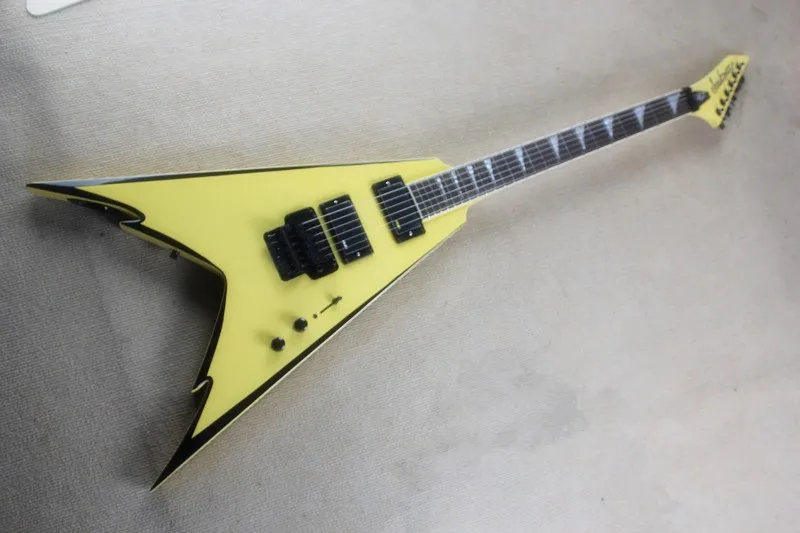 High Quality Phil Demmel Signature Jackson Flying V Cream yellow Electric Guitar with EMG Pickups Floyd Rose Tremolo 15-6-25
High Quality Phil Demmel Signature Jackson Flying V Cream yellow Electric Guitar with EMG Pickups Floyd Rose Tremolo 15-6-25