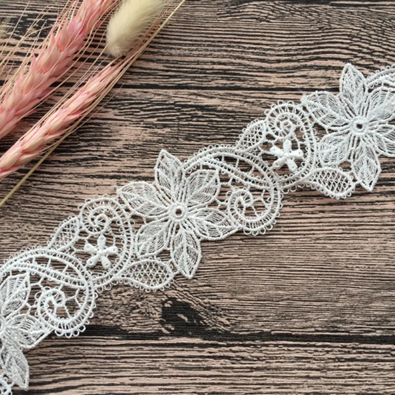 5yards New Polyester lace Embroidered lace For dress skirt DIY clothing accessories width 4 cm Embroidery lace
5yards New Polyester lace Embroidered lace For dress skirt DIY clothing accessories width 4 cm Embroidery lace