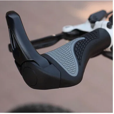 1 Pair Bicycle Grips Ergonomic Rubber Lock Bicycle Handle Set Aluminum Alloy Vice Croissant Meat Ball Combination Bicycle Handle
1 Pair Bicycle Grips Ergonomic Rubber Lock Bicycle Handle Set Aluminum Alloy Vice Croissant Meat Ball Combination Bicycle Handle