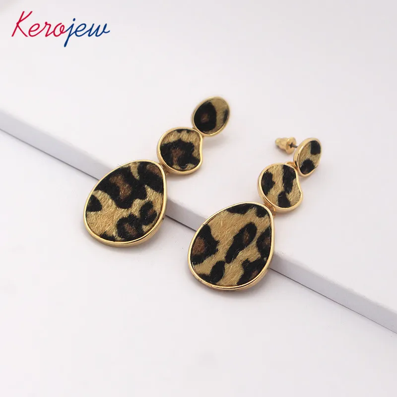 Fashion Brand Personality Dangle Earrings For Women Leopard Print Zinc Alloy Gold Color Boho Accessories Drop Earring Wholesale
Fashion Brand Personality Dangle Earrings For Women Leopard Print Zinc Alloy Gold Color Boho Accessories Drop Earring Wholesale