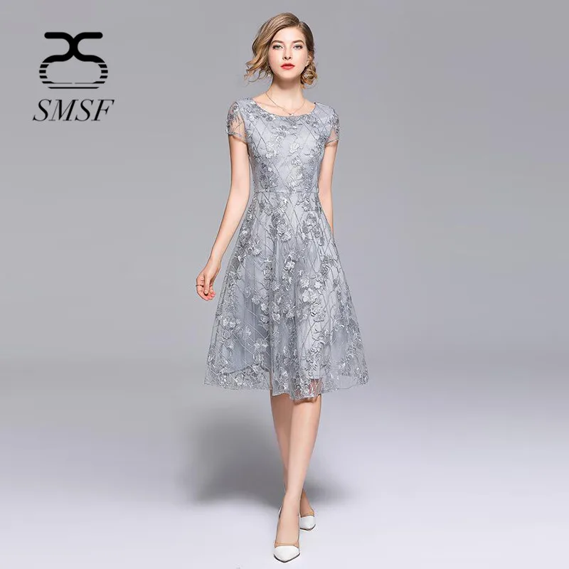 SMSF 2018 Summer Women Embroidery Mesh Dress Deep V Back Casual Short Sleeves Beauty Lace Dress Hollow Out Party Thin Dresses
SMSF 2018 Summer Women Embroidery Mesh Dress Deep V Back Casual Short Sleeves Beauty Lace Dress Hollow Out Party Thin Dresses
