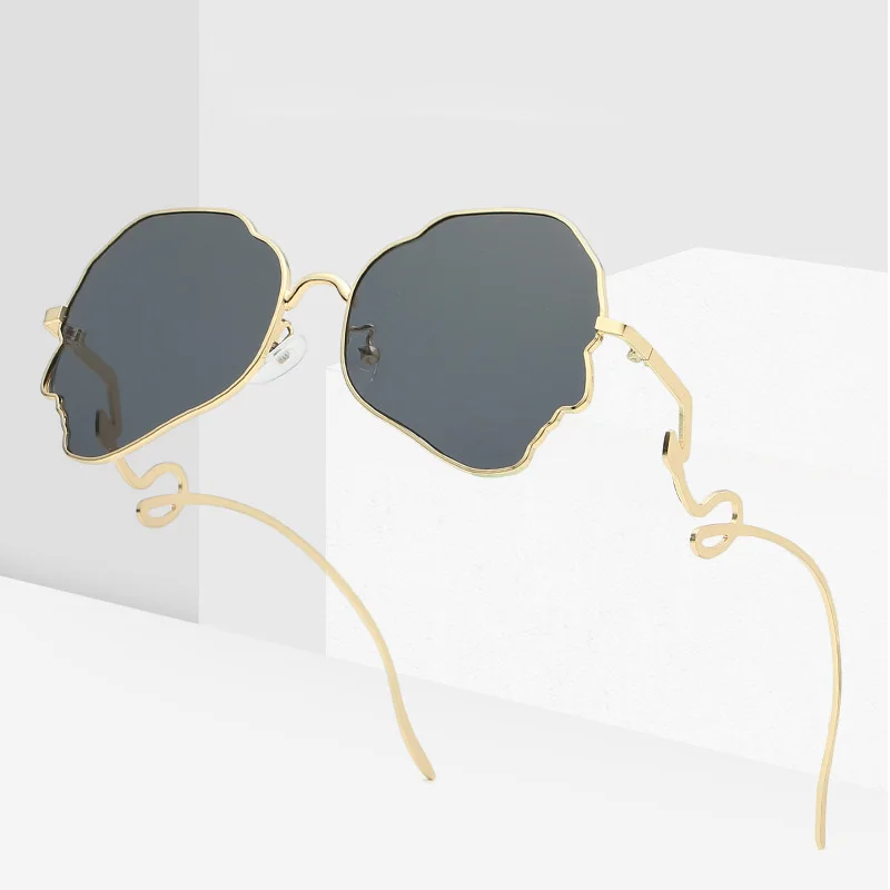 2019 Irregular lace Sunglasses Women Brand Design Women Driving Square Frame Sun Glasses Girl UV400 Gafas De Sol
2019 Irregular lace Sunglasses Women Brand Design Women Driving Square Frame Sun Glasses Girl UV400 Gafas De Sol