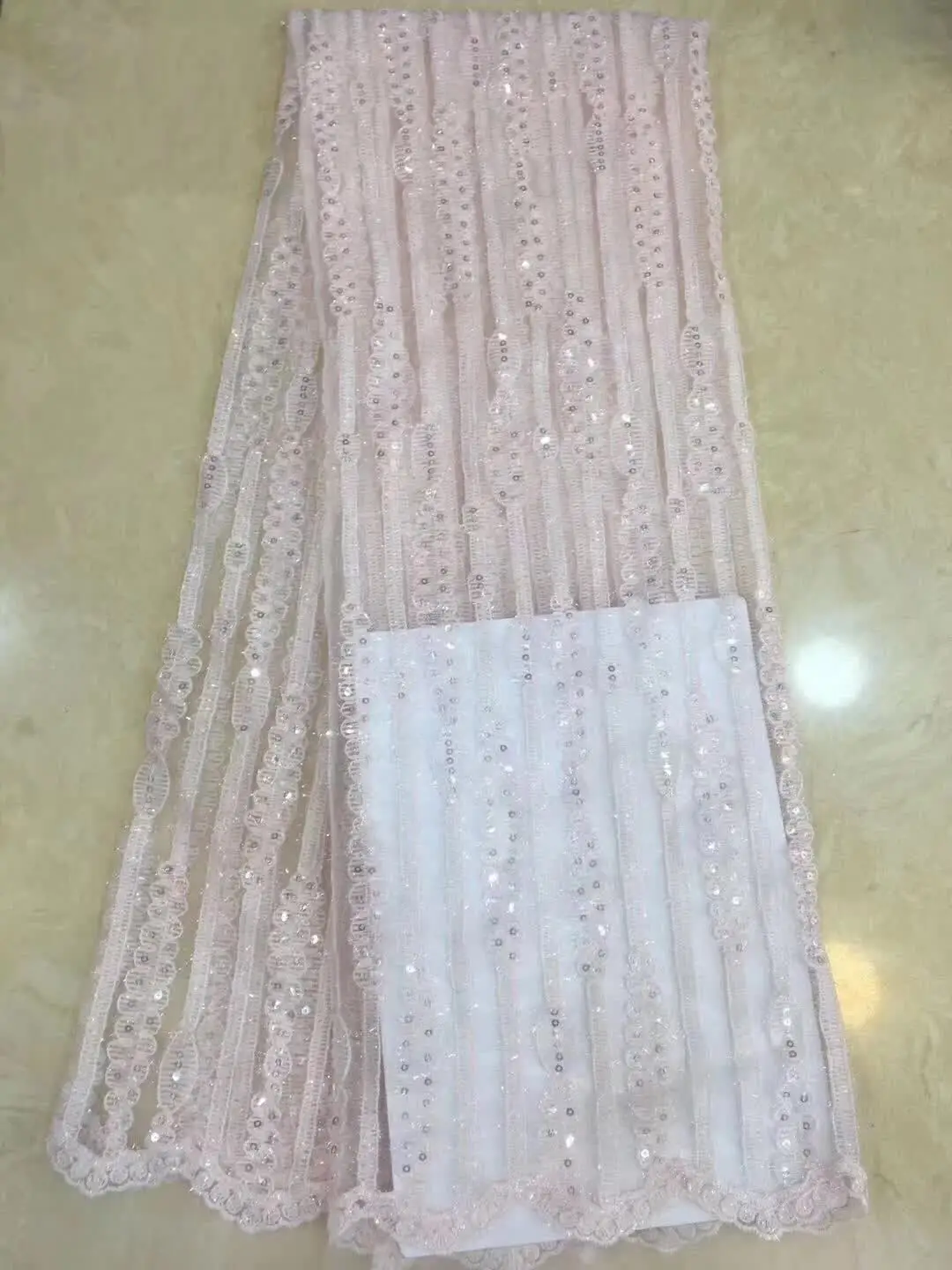 Newest Double color embroidery chemical guipure African lace fabric and Nigeria rose color french net lace fabric for wedding
Newest Double color embroidery chemical guipure African lace fabric and Nigeria rose color french net lace fabric for wedding