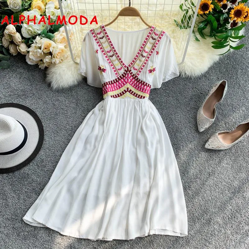 ALPHALMODA New Resort Dress Ethnic Embroidery Geometric Patterns V-collar Short-sleeved High Waist Women Boho Vestidos
ALPHALMODA New Resort Dress Ethnic Embroidery Geometric Patterns V-collar Short-sleeved High Waist Women Boho Vestidos