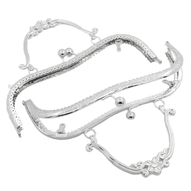 10Pcs Silver Tone Flower Coin Arch Frame Kiss Clasps With Handle Lock For Purse Bag Handbag Handle 21x9cm
10Pcs Silver Tone Flower Coin Arch Frame Kiss Clasps With Handle Lock For Purse Bag Handbag Handle 21x9cm