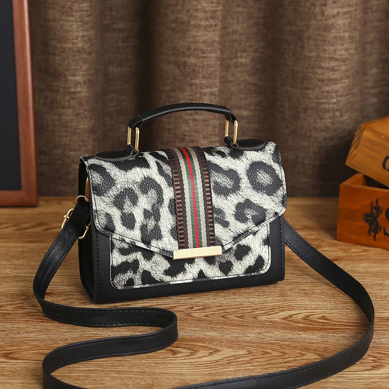 Woman Bag 2019 Leopard Print Bags Handbag Single Shoulder Package Broadband All-match Diagonal Small Square Package Sac A Main
Woman Bag 2019 Leopard Print Bags Handbag Single Shoulder Package Broadband All-match Diagonal Small Square Package Sac A Main