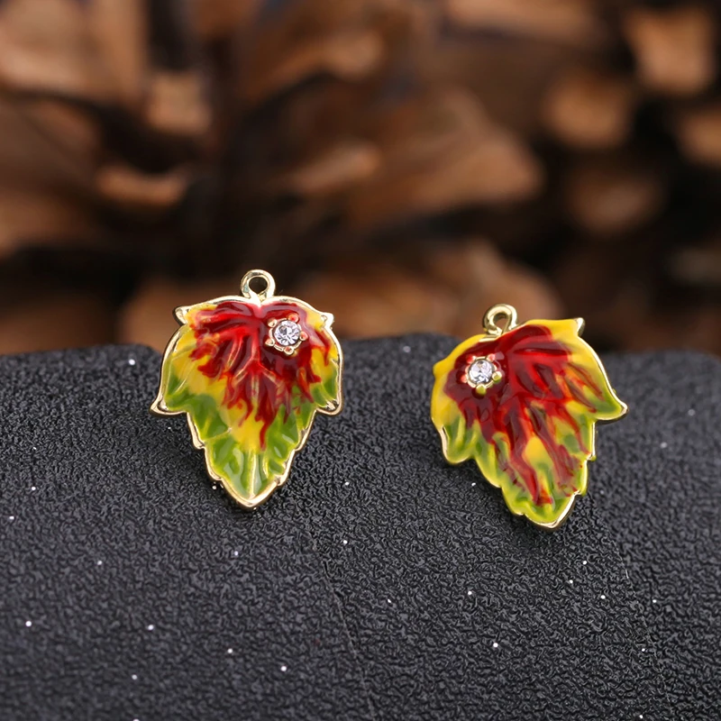 2019 Summer New Style Green Maple Leaf Stud Earrings Crystal Bijoux Gold Color Female Enamel Earring Fashion Jewelry
2019 Summer New Style Green Maple Leaf Stud Earrings Crystal Bijoux Gold Color Female Enamel Earring Fashion Jewelry
