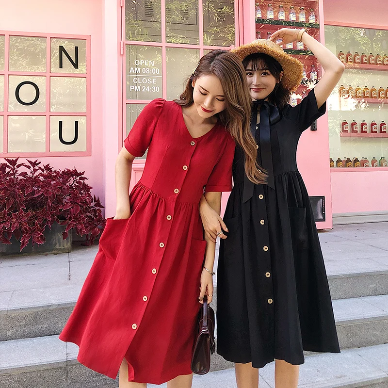 2019 summer new women's French niche girlfriends dress V-neck short-sleeved loose single-breasted small black dress
2019 summer new women's French niche girlfriends dress V-neck short-sleeved loose single-breasted small black dress
