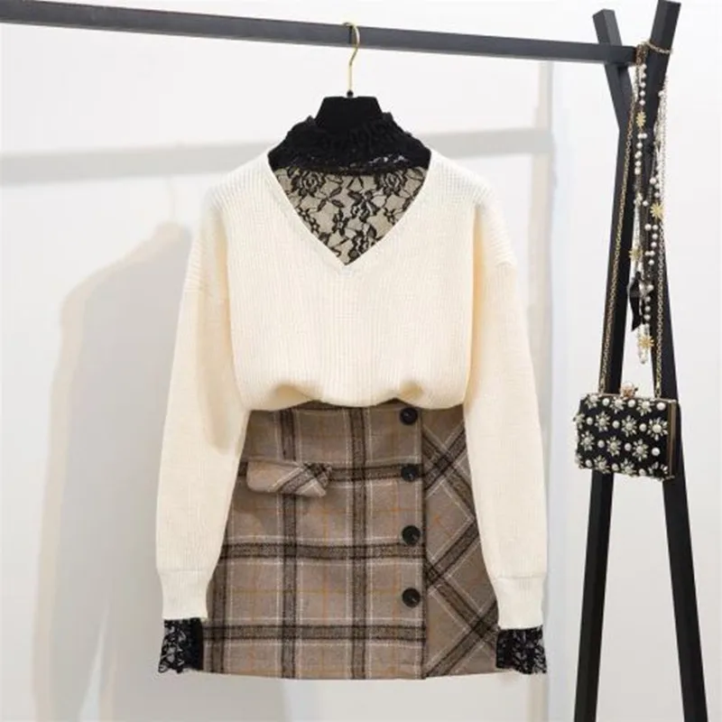 Autumn Winter Women 2 Piece Runway Set Striped Knitted Tops Long Sleeve Sweater + Buttons Mini Woolen Skirt
Autumn Winter Women 2 Piece Runway Set Striped Knitted Tops Long Sleeve Sweater + Buttons Mini Woolen Skirt