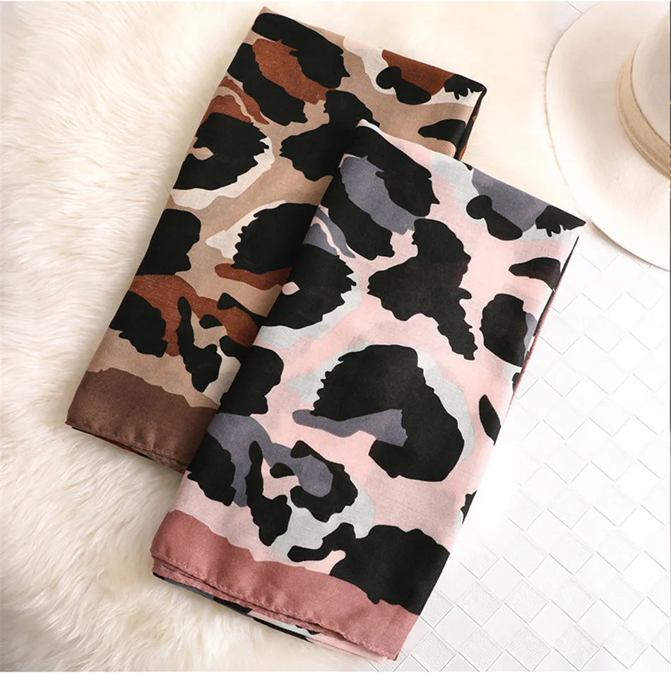 2019 New Spring Women Brand Fashion Leopard Viscose Shawl Scarf Print Soft Wrap Neck Pashminas Sjaal Bufandas Muslim Hijab Snood
2019 New Spring Women Brand Fashion Leopard Viscose Shawl Scarf Print Soft Wrap Neck Pashminas Sjaal Bufandas Muslim Hijab Snood