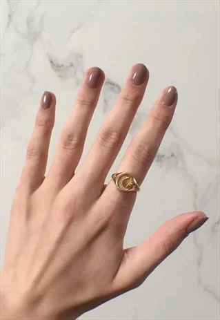 2019 New fashion delicate gold color round Moon and Star AAA+ CZ finger Rings for cute girls women elegant wedding Jewelry gifts
2019 New fashion delicate gold color round Moon and Star AAA+ CZ finger Rings for cute girls women elegant wedding Jewelry gifts