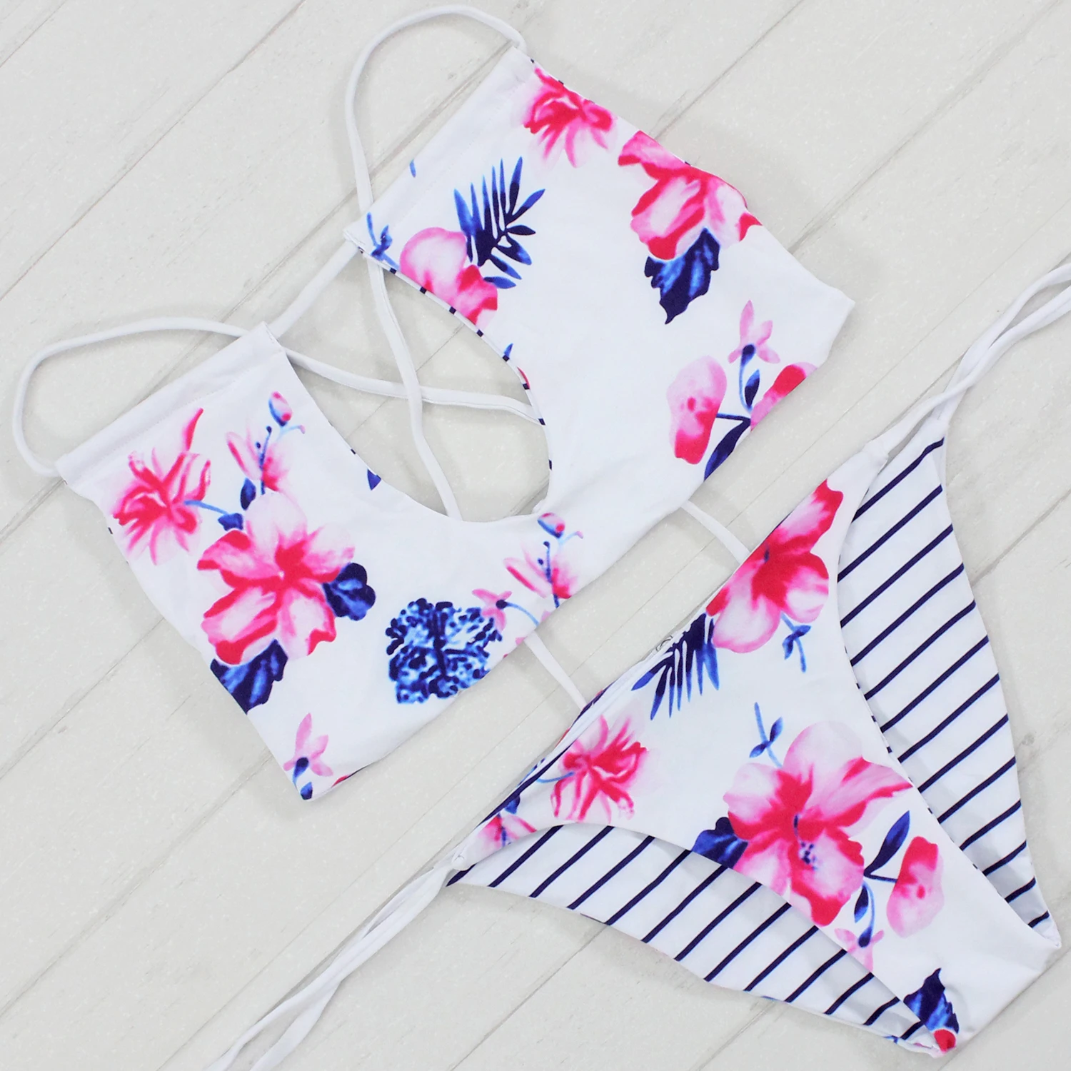 New Bikini Swimwear Women Bikini Set Brazilian Swimsuit Double Sides Beach Bathing Suit Female Hollow Swimsuit Ladies Biquini
New Bikini Swimwear Women Bikini Set Brazilian Swimsuit Double Sides Beach Bathing Suit Female Hollow Swimsuit Ladies Biquini