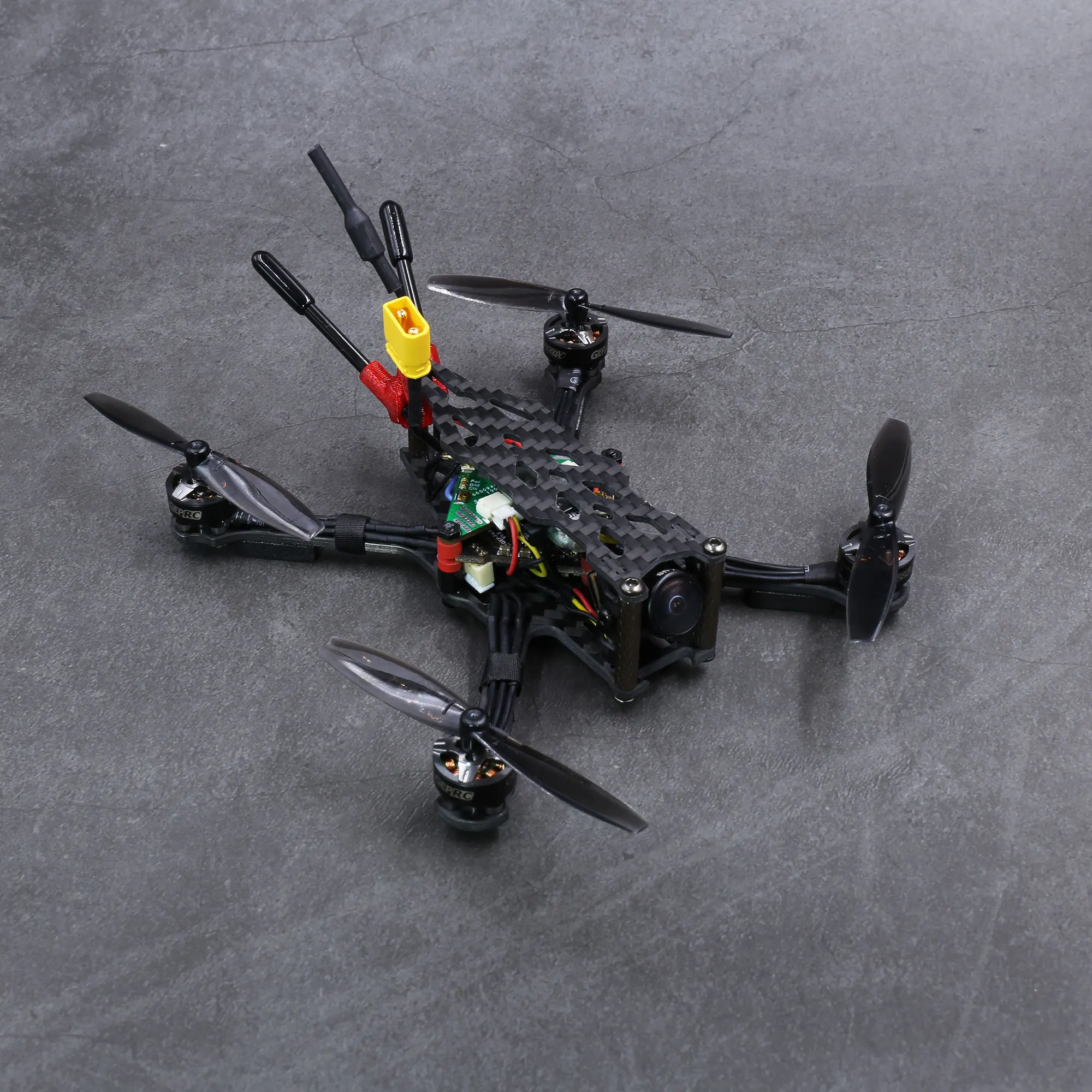 GEPRC PHANTOM Toothpick 125mm 2~4S 2.5''Micro Drone Freestyle Quadcopter with Frsky XM+ RX GEP-12A-F4 AIO Flight Controller
GEPRC PHANTOM Toothpick 125mm 2~4S 2.5''Micro Drone Freestyle Quadcopter with Frsky XM+ RX GEP-12A-F4 AIO Flight Controller