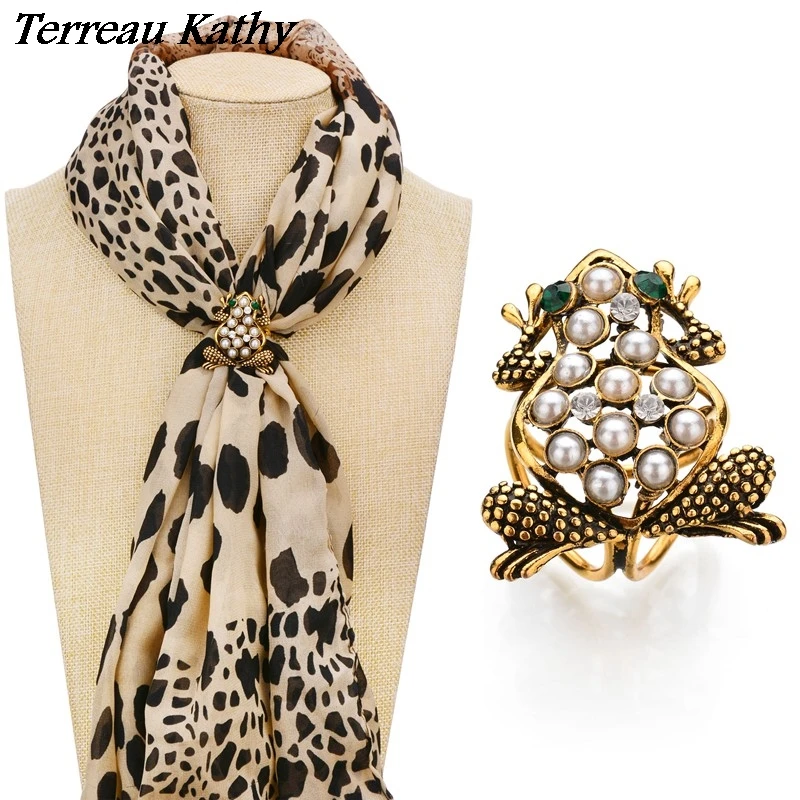 Terreau Kathy Real Shooting Vintage Metal Animal Tricyclic Scarf Clip Imitation Pearl Frog Brooches Women Rhinestone Brosh Gift
Terreau Kathy Real Shooting Vintage Metal Animal Tricyclic Scarf Clip Imitation Pearl Frog Brooches Women Rhinestone Brosh Gift