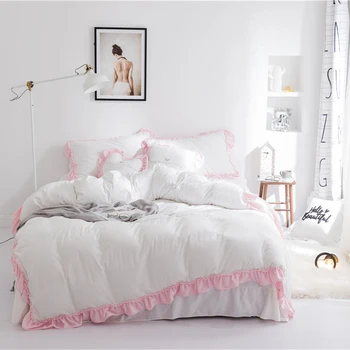 Cartoon style Cashmere bedding set Heart shape duvet cover 4pcs pink winter warm comforter sets
Cartoon style Cashmere bedding set Heart shape duvet cover 4pcs pink winter warm comforter sets