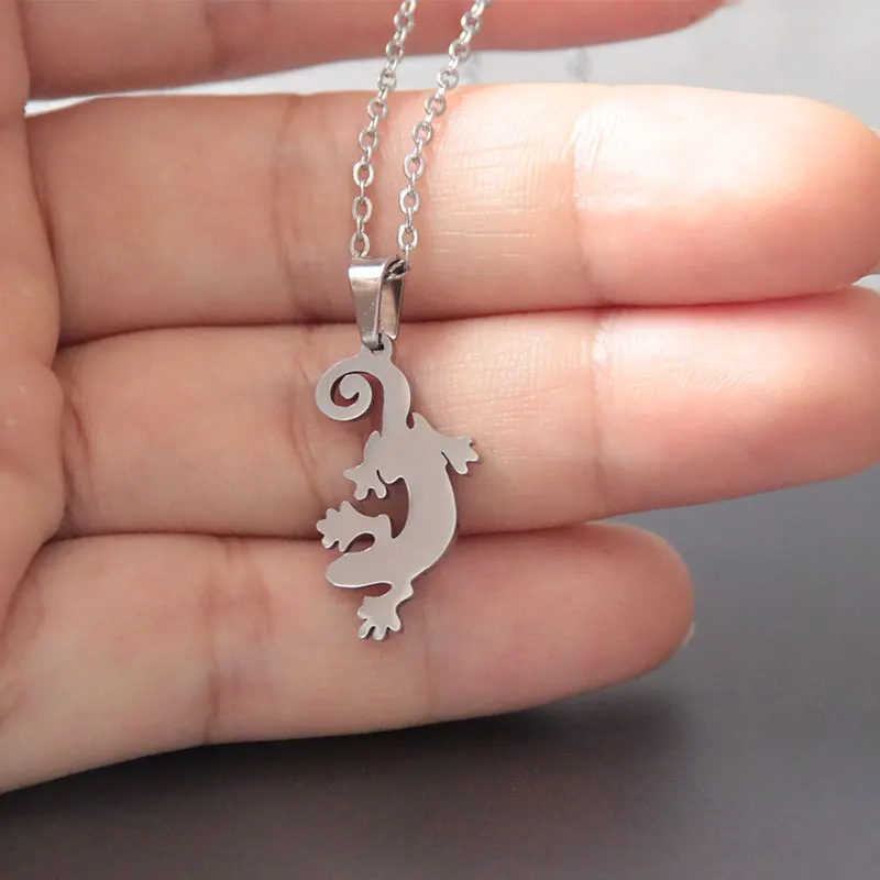 1pc Cute Gecko Stainless Steel Necklace Love Animal Lizard Pendants Necklaces Women Kids Fashion Memorial Jewelry
1pc Cute Gecko Stainless Steel Necklace Love Animal Lizard Pendants Necklaces Women Kids Fashion Memorial Jewelry