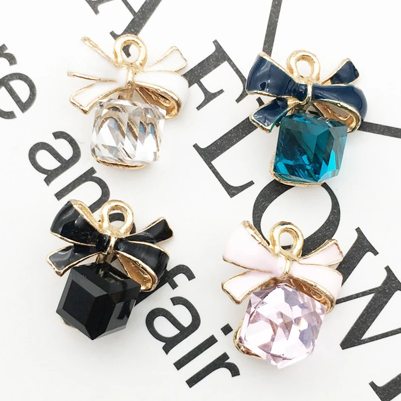 10pcs Cute Bow Tie With Square Crystal Enamel Charms Alloy Drop Oil Pendants Bracelets Earring DIY Accessories Hair Fits YZ040
10pcs Cute Bow Tie With Square Crystal Enamel Charms Alloy Drop Oil Pendants Bracelets Earring DIY Accessories Hair Fits YZ040