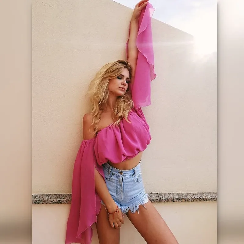 Off-the-shoulder Strapless Chiffon Blouses Women High Street Sexy Summer Beach Crop Top Shirts Ladies Chiffon Shirts cwt0323-5
Off-the-shoulder Strapless Chiffon Blouses Women High Street Sexy Summer Beach Crop Top Shirts Ladies Chiffon Shirts cwt0323-5