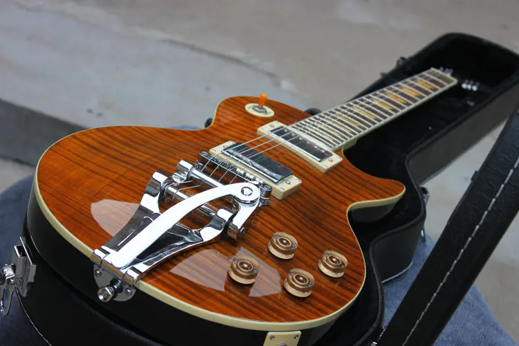 Best Price Paul Custom Shop Electric Guitar with Vibrato(Bigsby), Wholesale And Retail, OEM Accepted Free Shipping with Hard Cas
Best Price Paul Custom Shop Electric Guitar with Vibrato(Bigsby), Wholesale And Retail, OEM Accepted Free Shipping with Hard Cas