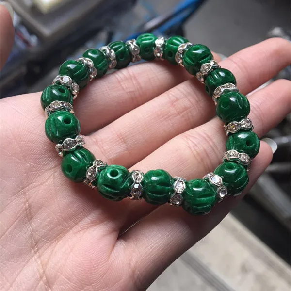 Natural emerald green jadeite hollowed-out Bracelet full-color emperor green jadeite Bracelet Jadeite
Natural emerald green jadeite hollowed-out Bracelet full-color emperor green jadeite Bracelet Jadeite