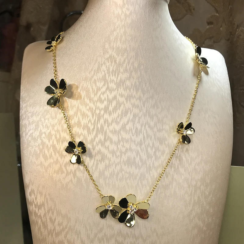 Pure 925 Sterling Silver Jewelry For Women 3 Leaf Flower Neckalce Mix Size Flower Pendant Clover Sakura Wedding Party Necklace
Pure 925 Sterling Silver Jewelry For Women 3 Leaf Flower Neckalce Mix Size Flower Pendant Clover Sakura Wedding Party Necklace