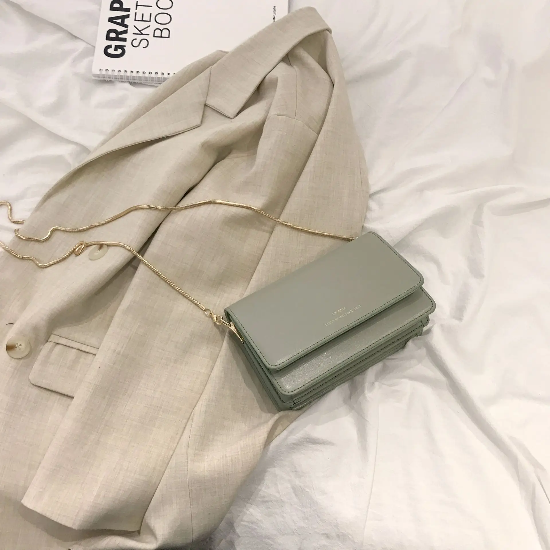 Women's bag miter bag 2019 new summer small square bag 100-lap simple chain shoulder sidesman bag
Women's bag miter bag 2019 new summer small square bag 100-lap simple chain shoulder sidesman bag