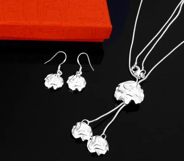 Wholesale fashion jewelry Set, 925 Silver Necklace and Earrings Set . Nice Jewelry. Good S18
Wholesale fashion jewelry Set, 925 Silver Necklace and Earrings Set . Nice Jewelry. Good S18