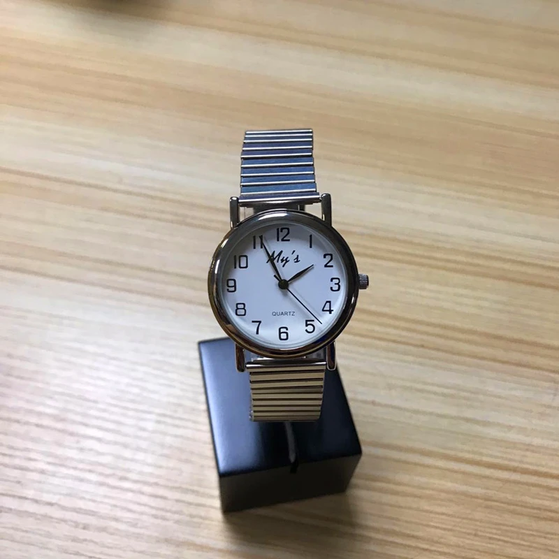 My lady, vintage quartz watch and circular dial stainless steel elastic strap is easy to wear digital watch.
My lady, vintage quartz watch and circular dial stainless steel elastic strap is easy to wear digital watch.