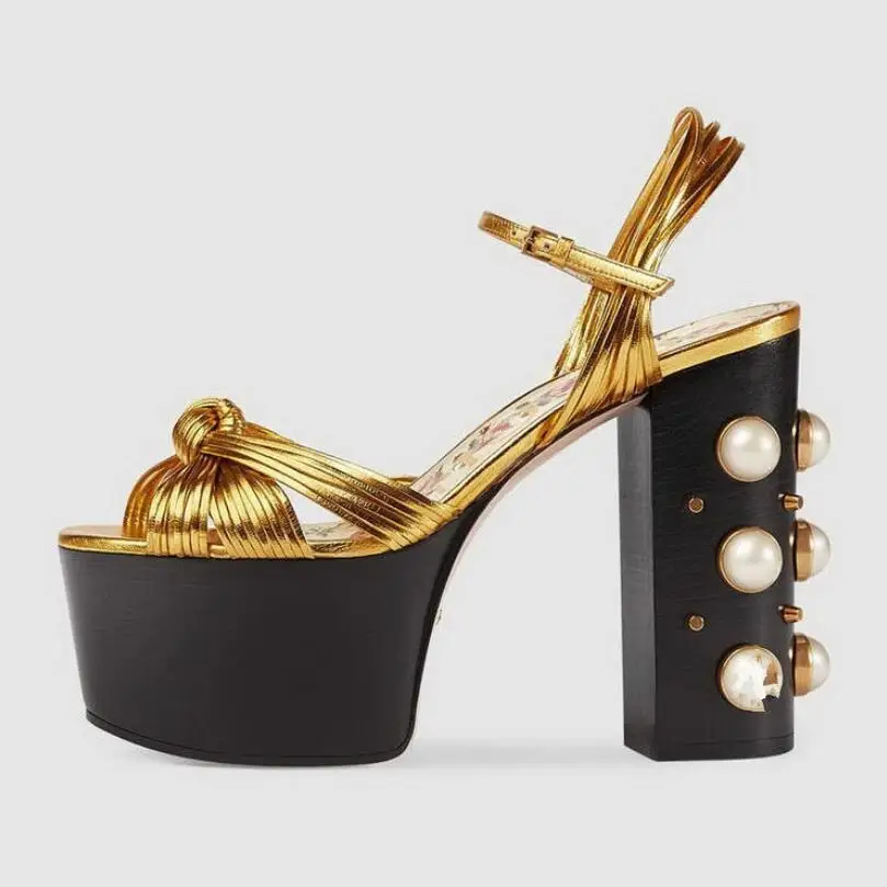 2018 summer women new high chunky heel thick waterproof table pearl beads golden sandals female flora printing buckle sandals
2018 summer women new high chunky heel thick waterproof table pearl beads golden sandals female flora printing buckle sandals