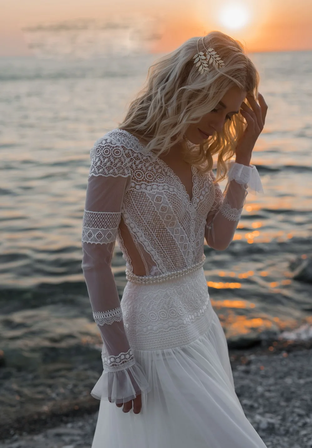 2020 Sexy Boho Lace Beach Wedding Dress Backless Long Sleeve Vestido De Noiva See Through Tulle Appliques Bridal Gowns
2020 Sexy Boho Lace Beach Wedding Dress Backless Long Sleeve Vestido De Noiva See Through Tulle Appliques Bridal Gowns