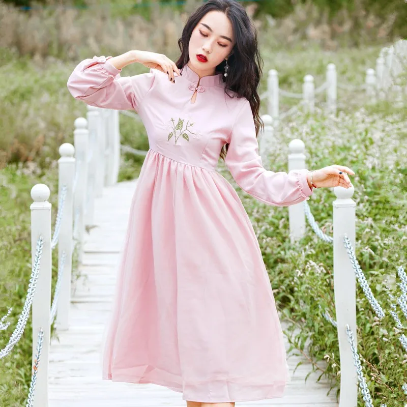 Spring Women's Retro Casual Dress Embroidered Pink Republic Style Tens Girls Long Sleeve Slim Cheongsam Mid-length Dress
Spring Women's Retro Casual Dress Embroidered Pink Republic Style Tens Girls Long Sleeve Slim Cheongsam Mid-length Dress