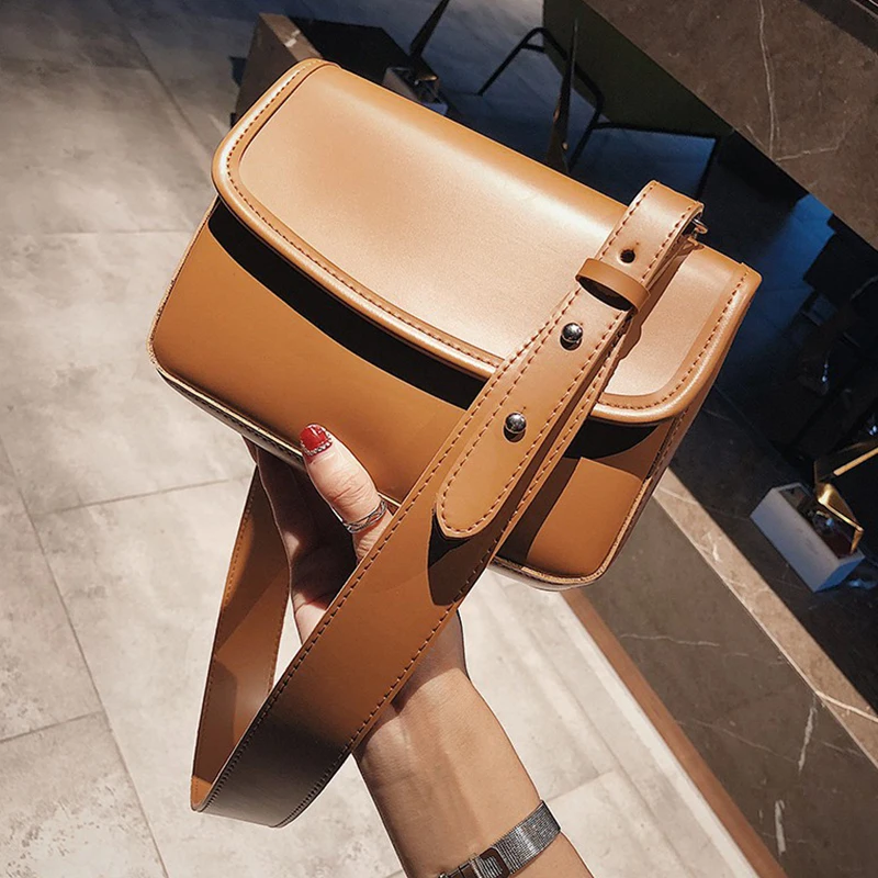 2018 Simple Chic Women Messenger Bag Luxury Brand Designer Brown PU Leather Crossbody Bag Vintage Flap Wide Strap Shoulder Bags
2018 Simple Chic Women Messenger Bag Luxury Brand Designer Brown PU Leather Crossbody Bag Vintage Flap Wide Strap Shoulder Bags