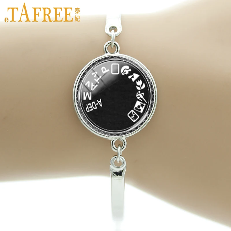 TAFREE Brand Handmade accessories Camera Mode bracelet for Photographers vintage punk eomer clock gears art picture jewelry B136
TAFREE Brand Handmade accessories Camera Mode bracelet for Photographers vintage punk eomer clock gears art picture jewelry B136