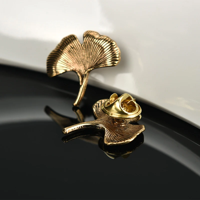 2018 Fashion Business Lapel Pin Exquisite Retro Style Apricot Leaf Small Brooch for Men's Suits Alloy Wedding Party Brooches
2018 Fashion Business Lapel Pin Exquisite Retro Style Apricot Leaf Small Brooch for Men's Suits Alloy Wedding Party Brooches