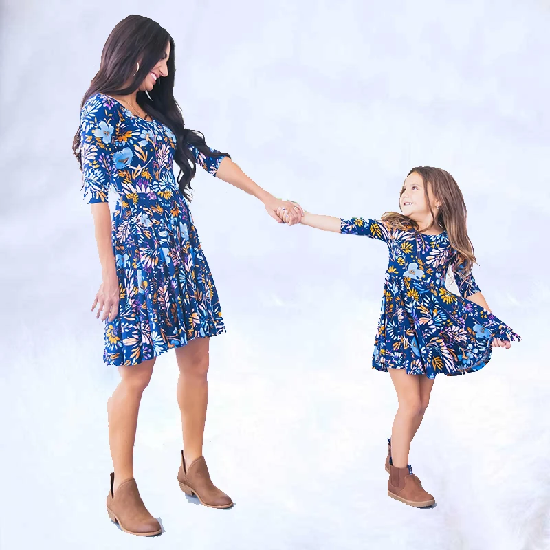 2019 New mother and daughter clothes Mommy and me clothes Blue Floral Printed Mini Dress Mother daughter dresses
2019 New mother and daughter clothes Mommy and me clothes Blue Floral Printed Mini Dress Mother daughter dresses