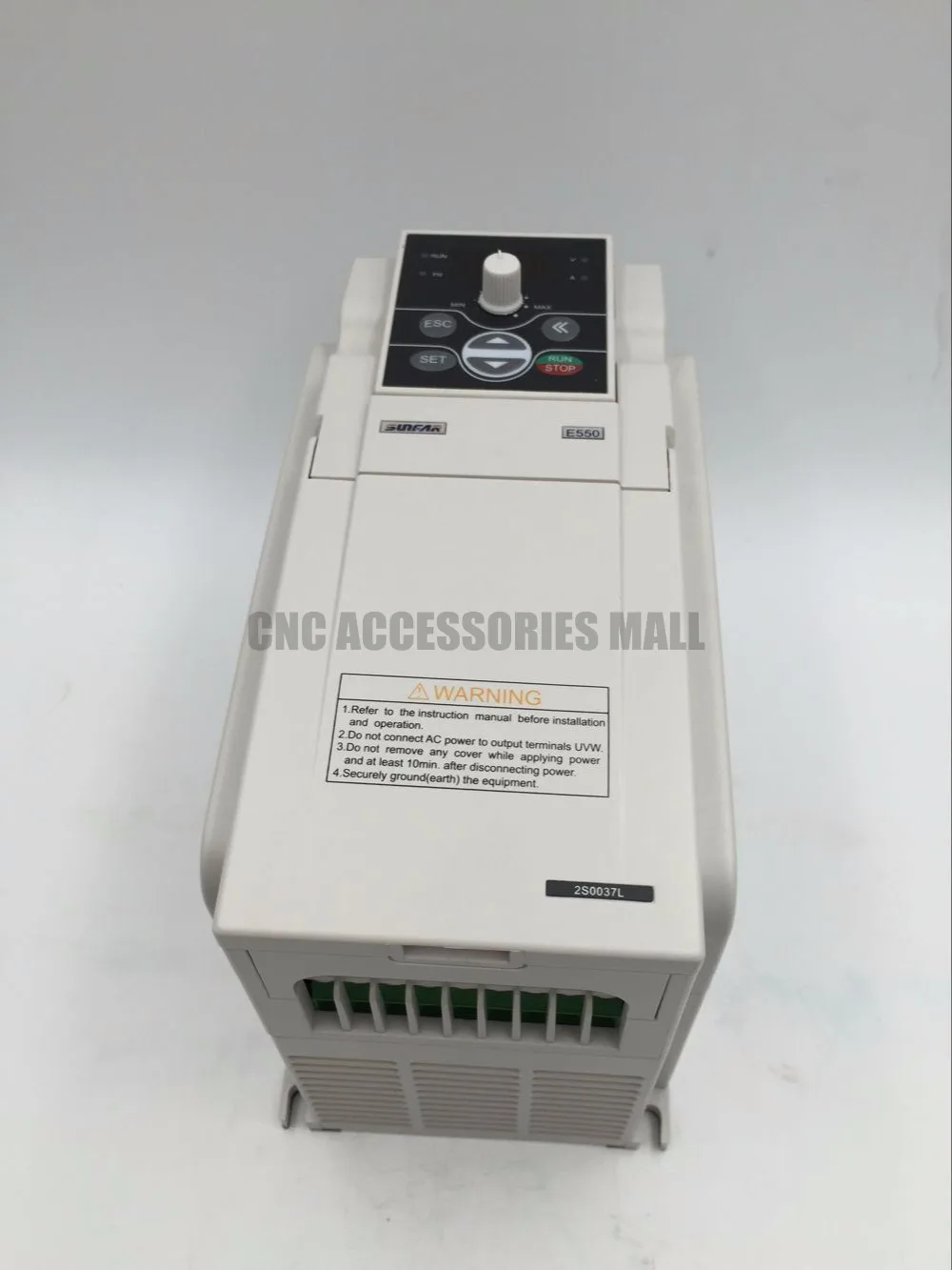 Sunfar 3.7kw VFD inverter E550-2S0037L 5HP 220V 0-1000hz variable frequency driver for engraving machine
Sunfar 3.7kw VFD inverter E550-2S0037L 5HP 220V 0-1000hz variable frequency driver for engraving machine