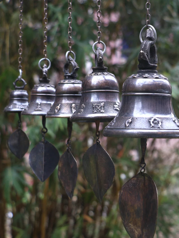 Small bell bell copper bell pendant handmade copper wind bell ornament door welcome the town house recruit money and ward off
Small bell bell copper bell pendant handmade copper wind bell ornament door welcome the town house recruit money and ward off