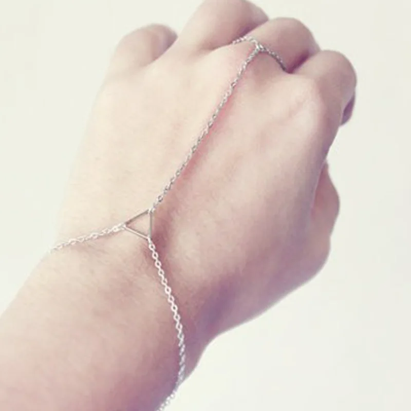 Surou Western Ornaments Fashion Simplicity Hollowed-Out Triangle Geometry Chain Of Fingers Women Bijouterie
Surou Western Ornaments Fashion Simplicity Hollowed-Out Triangle Geometry Chain Of Fingers Women Bijouterie