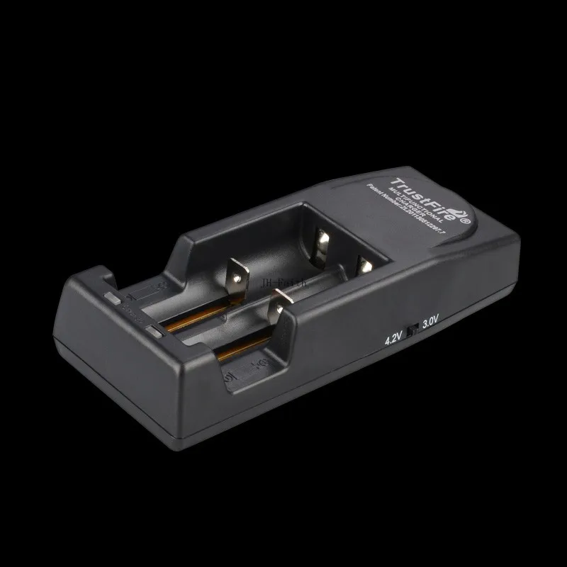 TrustFire TR001 Multifunctional Lithium Battery Charger for 18650 18500 17670 16340 14500 10440
TrustFire TR001 Multifunctional Lithium Battery Charger for 18650 18500 17670 16340 14500 10440