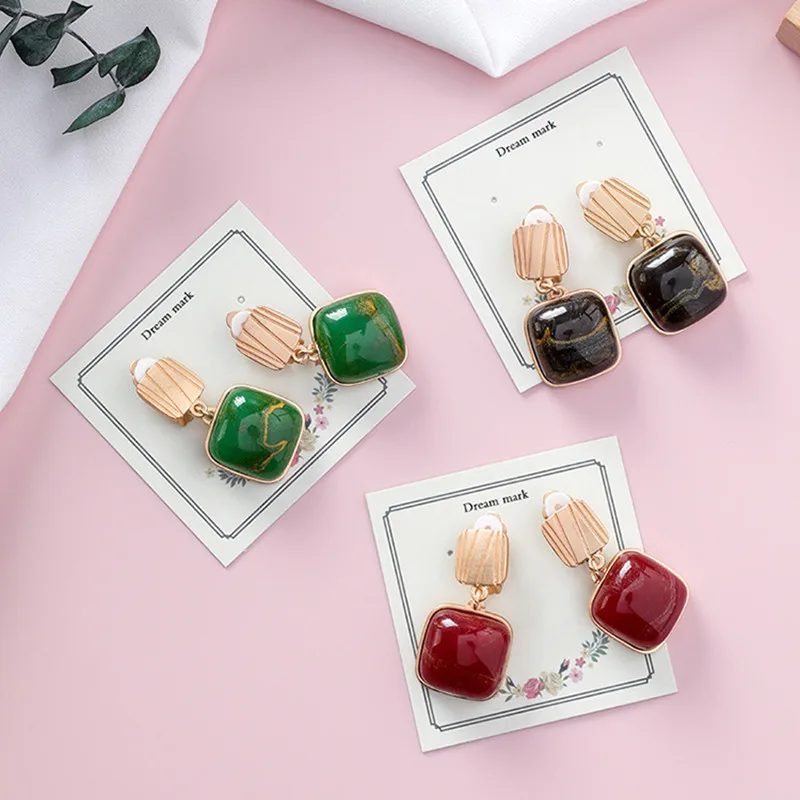 New Fashion Women Jewelry Geometric Vintage Earrings No Ear Pierced Ear Clip Temperament Square Pendant Earrings
New Fashion Women Jewelry Geometric Vintage Earrings No Ear Pierced Ear Clip Temperament Square Pendant Earrings