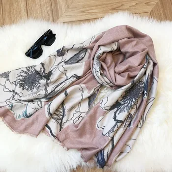 2018 New Winter Floral Pattern Cashmere Scarves Shawls Women Flower Bloosom Fringe Hijab Muffler Wholesale 10pcs/lot
2018 New Winter Floral Pattern Cashmere Scarves Shawls Women Flower Bloosom Fringe Hijab Muffler Wholesale 10pcs/lot