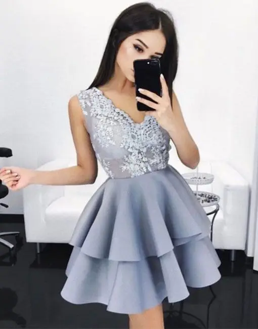 Gray 2019 Homecoming Dresses A-line V-neck Short Mini Satin Appliques Lace Tiered Elegant Cocktail Dresses
Gray 2019 Homecoming Dresses A-line V-neck Short Mini Satin Appliques Lace Tiered Elegant Cocktail Dresses