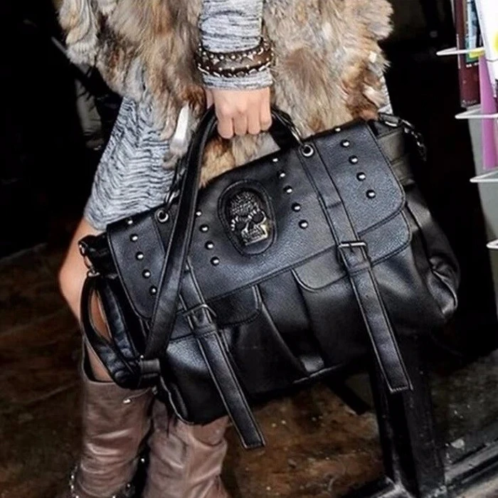 Shoulder Bag Lady Fashion Bag Designer Punk Skull Rivet Bag All-Match Women's Handbag Black Big Tote Bag
Shoulder Bag Lady Fashion Bag Designer Punk Skull Rivet Bag All-Match Women's Handbag Black Big Tote Bag
