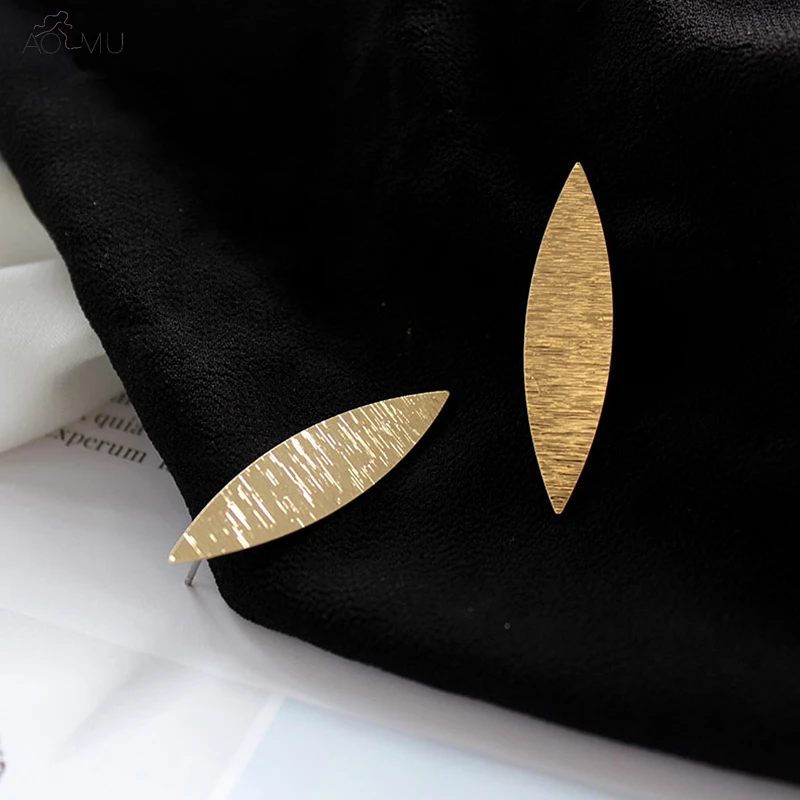 AOMU Trendy Geometric Metal Alloy Brushed Leaf Prismatic Stud Earrings for Women Girl Charm Fashion Party Accessories Female
AOMU Trendy Geometric Metal Alloy Brushed Leaf Prismatic Stud Earrings for Women Girl Charm Fashion Party Accessories Female